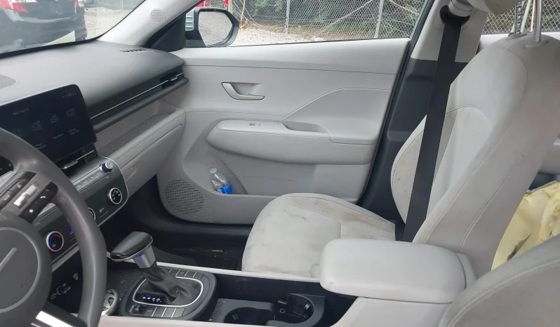 
								Hyundai Kona full									