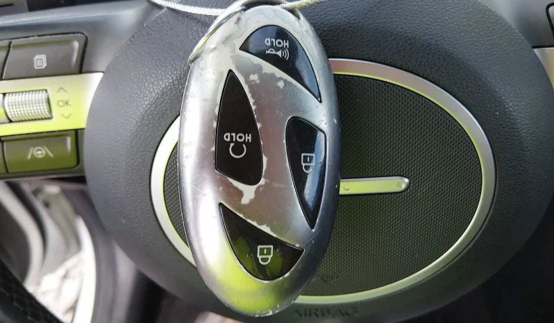 
								Hyundai Kona full									