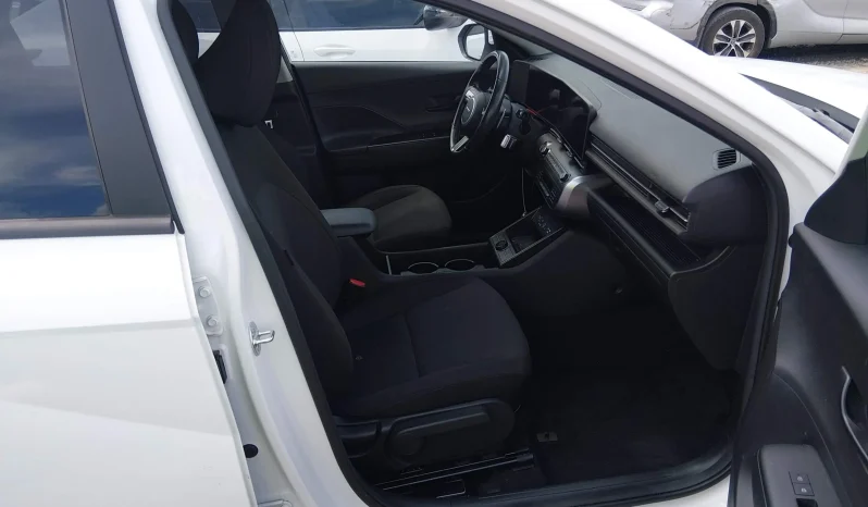 
								Hyundai Kona full									