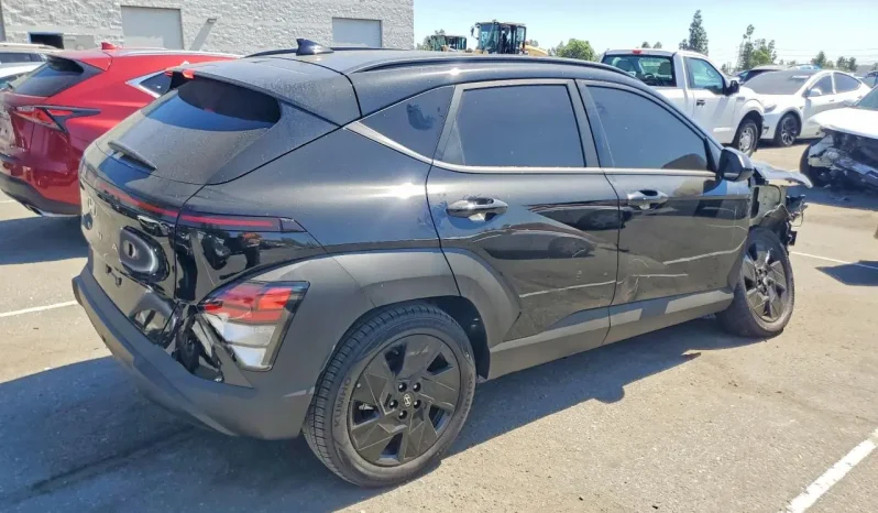 
								Hyundai Kona full									