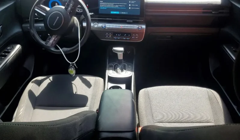 
								Hyundai Kona full									