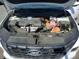 
										Hyundai Tucson full									