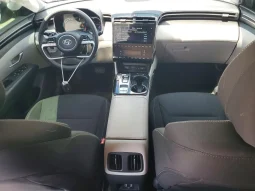 
										Hyundai Tucson full									