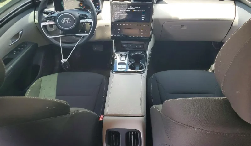 
								Hyundai Tucson full									