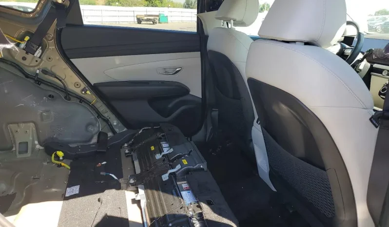 
								Hyundai Tucson Hybrid full									