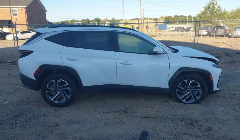 
								Hyundai Tucson full									