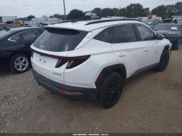 
										Hyundai Tucson full									