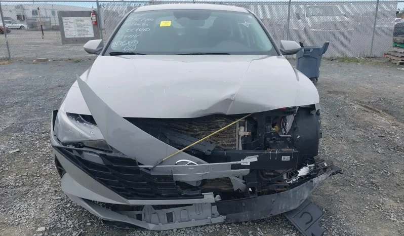
								Hyundai Elantra full									