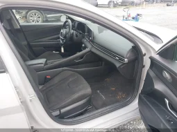
										Hyundai Elantra full									