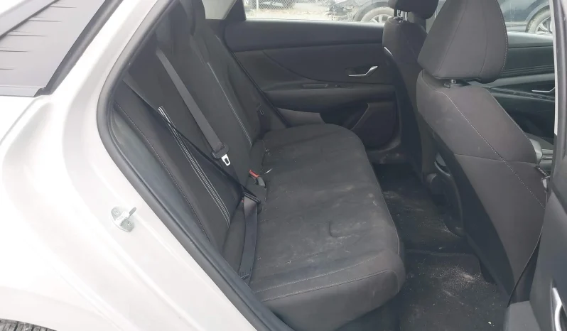 
								Hyundai Elantra full									