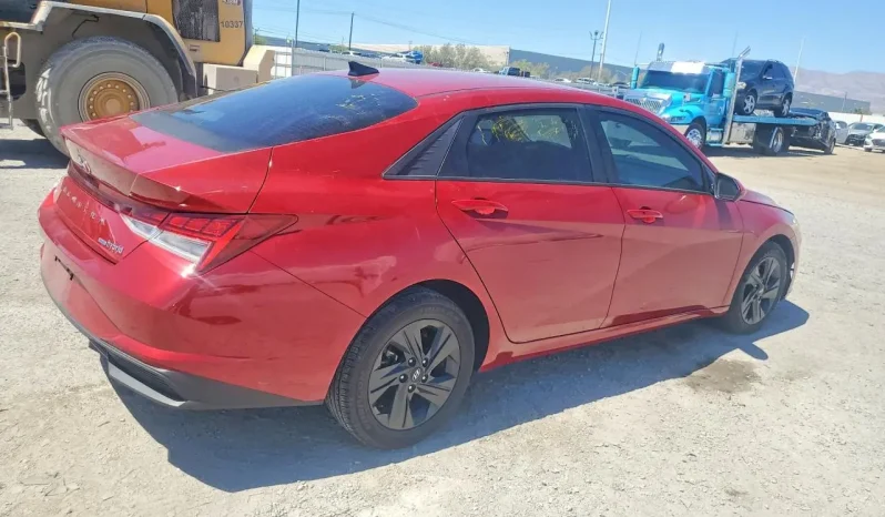 
								Hyundai Elantra full									