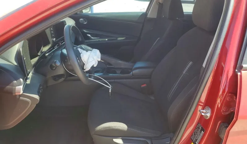 
								Hyundai Elantra full									
