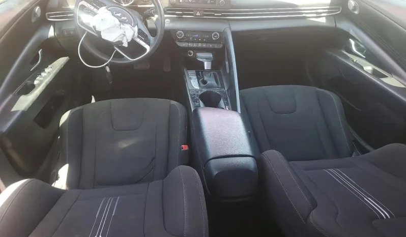 
								Hyundai Elantra full									