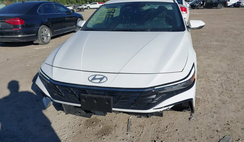 
								Hyundai Elantra full									