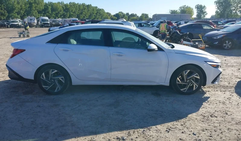 
								Hyundai Elantra full									