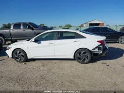 
										Hyundai Elantra full									