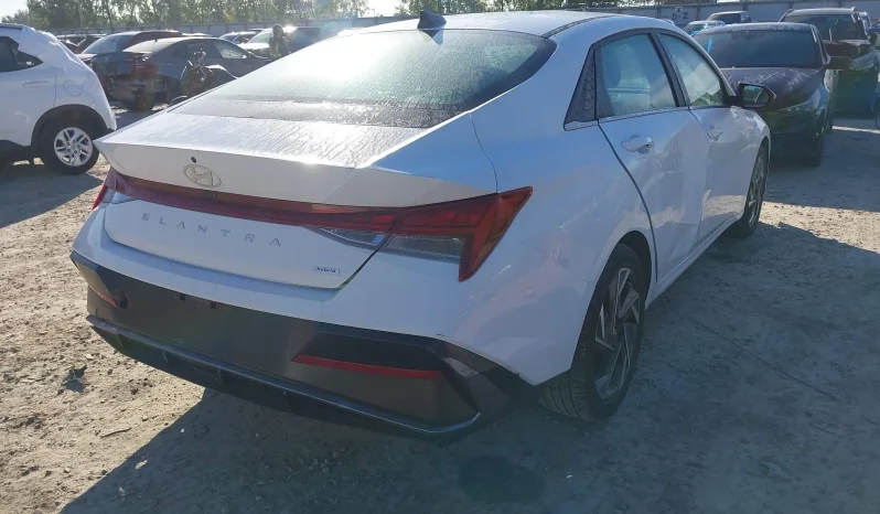 
								Hyundai Elantra full									