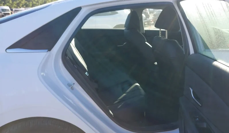 
								Hyundai Elantra full									