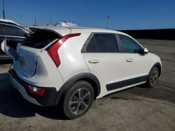 
										KIA Niro full									