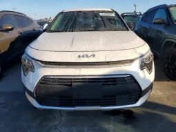 
										KIA Niro full									