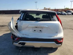
										KIA Niro full									