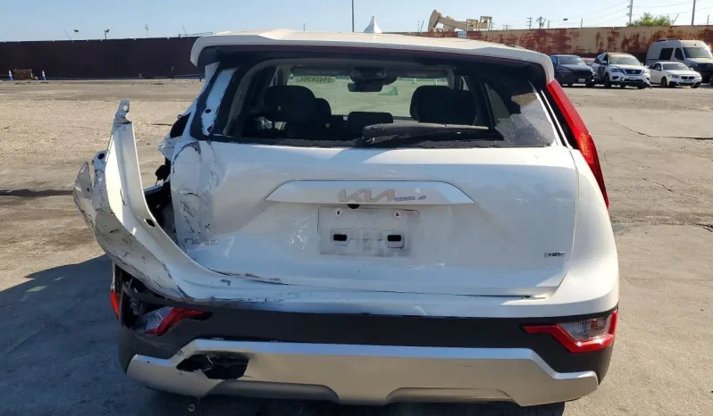 
								KIA Niro full									
