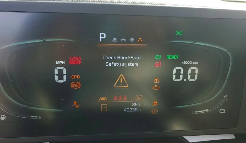 
								KIA Niro full									