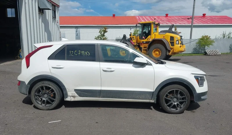
								Kia Niro full									