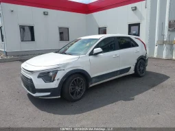 
										Kia Niro full									