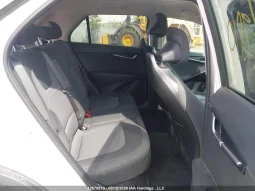 
										Kia Niro full									
