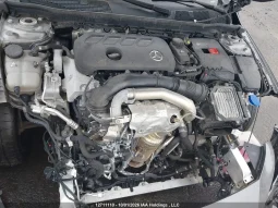 
										Mercedes-Benz CLA-Class full									