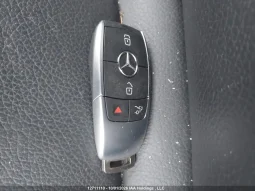 
										Mercedes-Benz CLA-Class full									