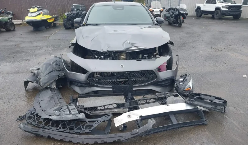 
								Mercedes-Benz CLA-Class full									