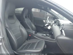 
										Mercedes-Benz CLA-Class full									