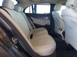 
										Mercedes-Benz E-Class full									