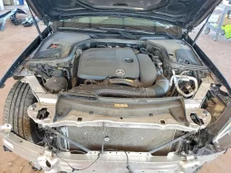 
										Mercedes-Benz E-Class full									