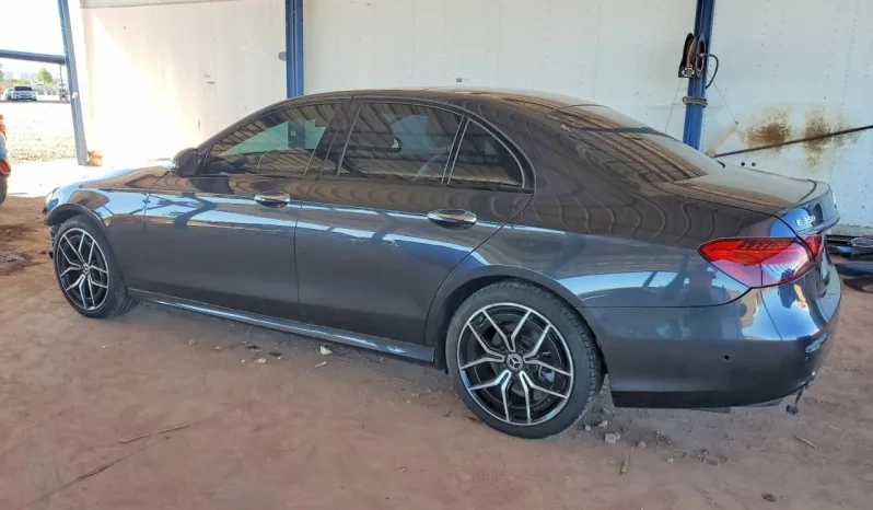 
								Mercedes-Benz E-Class full									