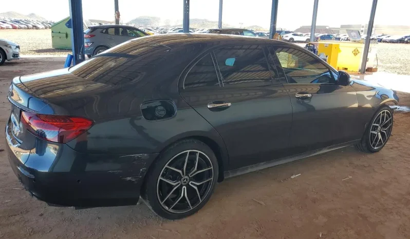 
								Mercedes-Benz E-Class full									