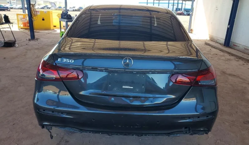 
								Mercedes-Benz E-Class full									
