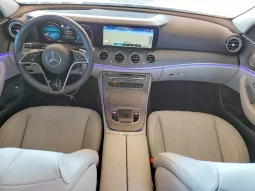 
										Mercedes-Benz E-Class full									