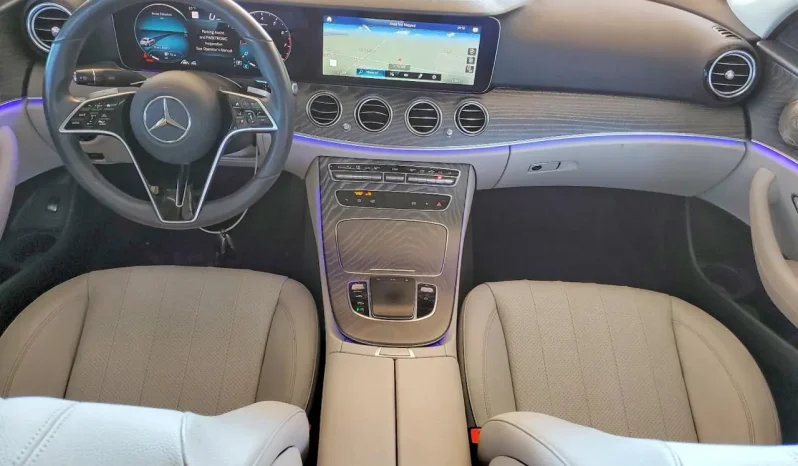 
								Mercedes-Benz E-Class full									