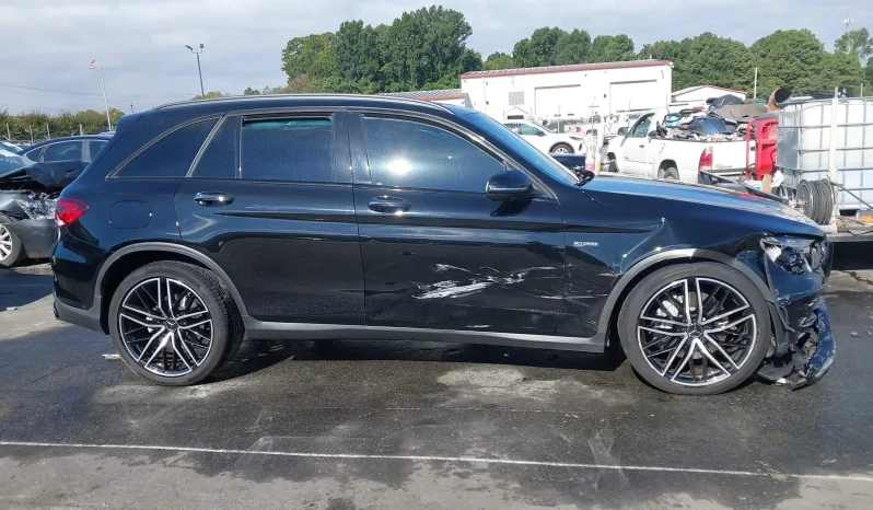 
								Mercedes-Benz Glc full									