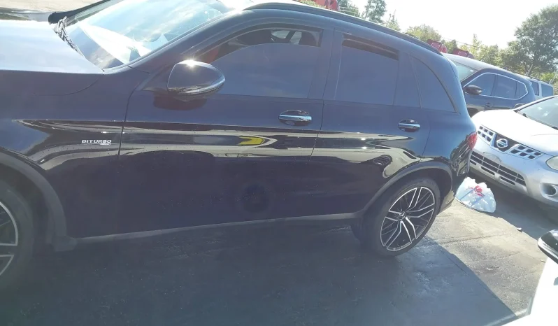 
								Mercedes-Benz Glc full									