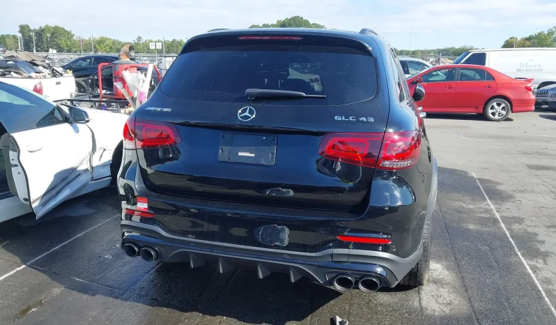 
								Mercedes-Benz Glc full									
