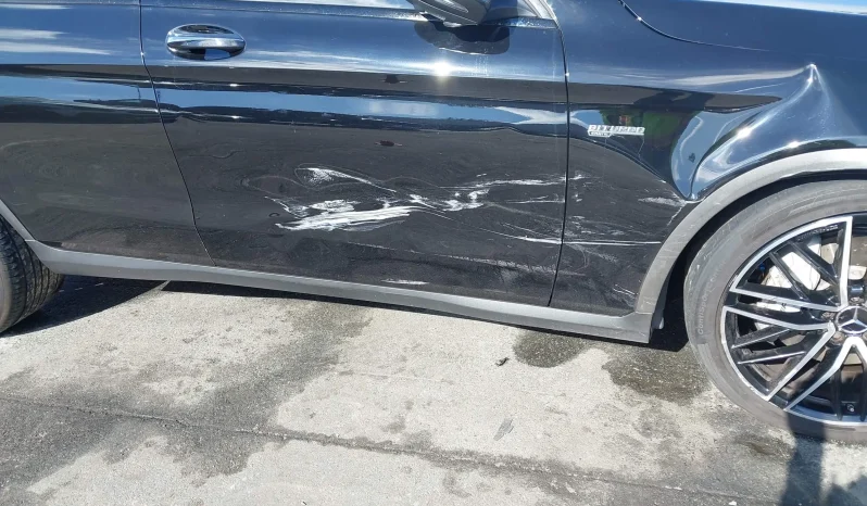 
								Mercedes-Benz Glc full									