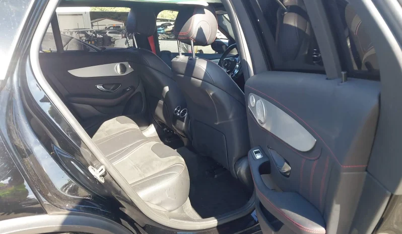 
								Mercedes-Benz Glc full									