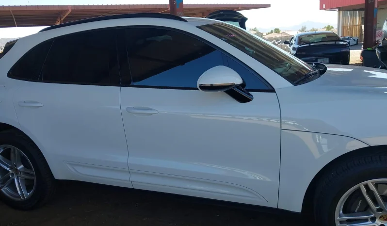 
								Porsche Macan full									