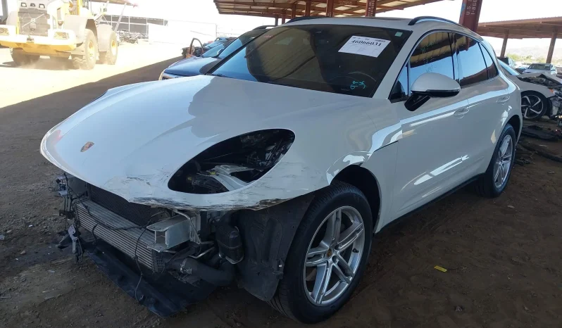 
								Porsche Macan full									
