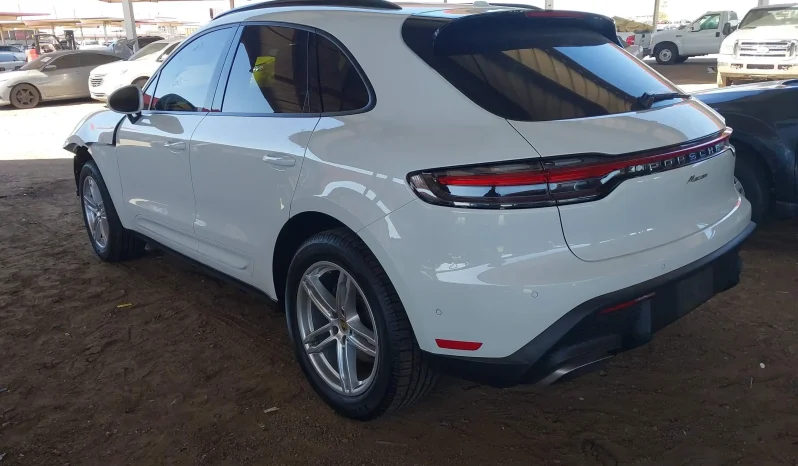 
								Porsche Macan full									