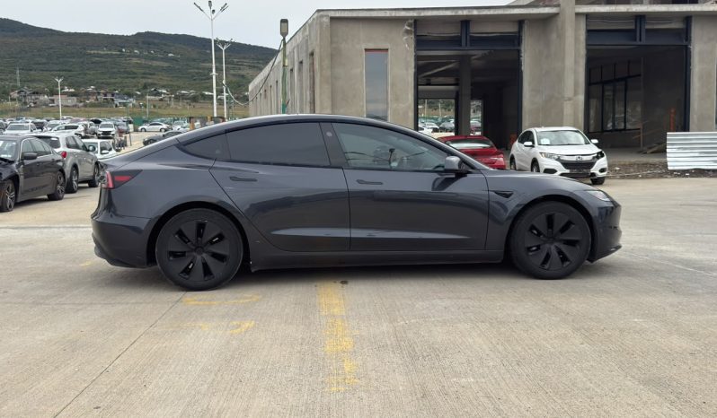 
								Tesla MODEL 3 full									